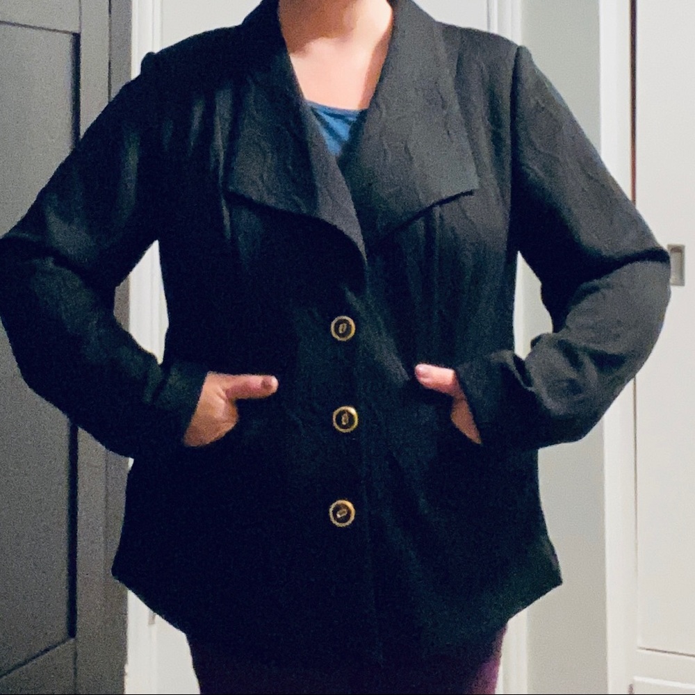 Avenue black blazer with raised quilted pattern